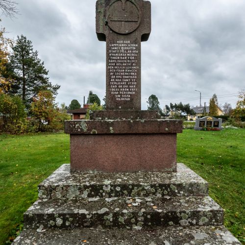 Vuonna 1961 pystytettiin muistomerkki vanhalle, pyhälle Birgitalle pyhitetylle kirkolle ja sen harmaalta keskiajalta peräisin olevalle edeltäjälle (”ifrån gråa medeltiden”).